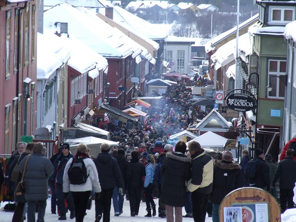 Rrosmartnan og folkeliv i sentrum